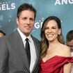 À 52 ans, l'actrice Hilary Swank attend son 3e enfant : son annonce lumineuse en famille avec les jumeaux et son mari Philip Schneider