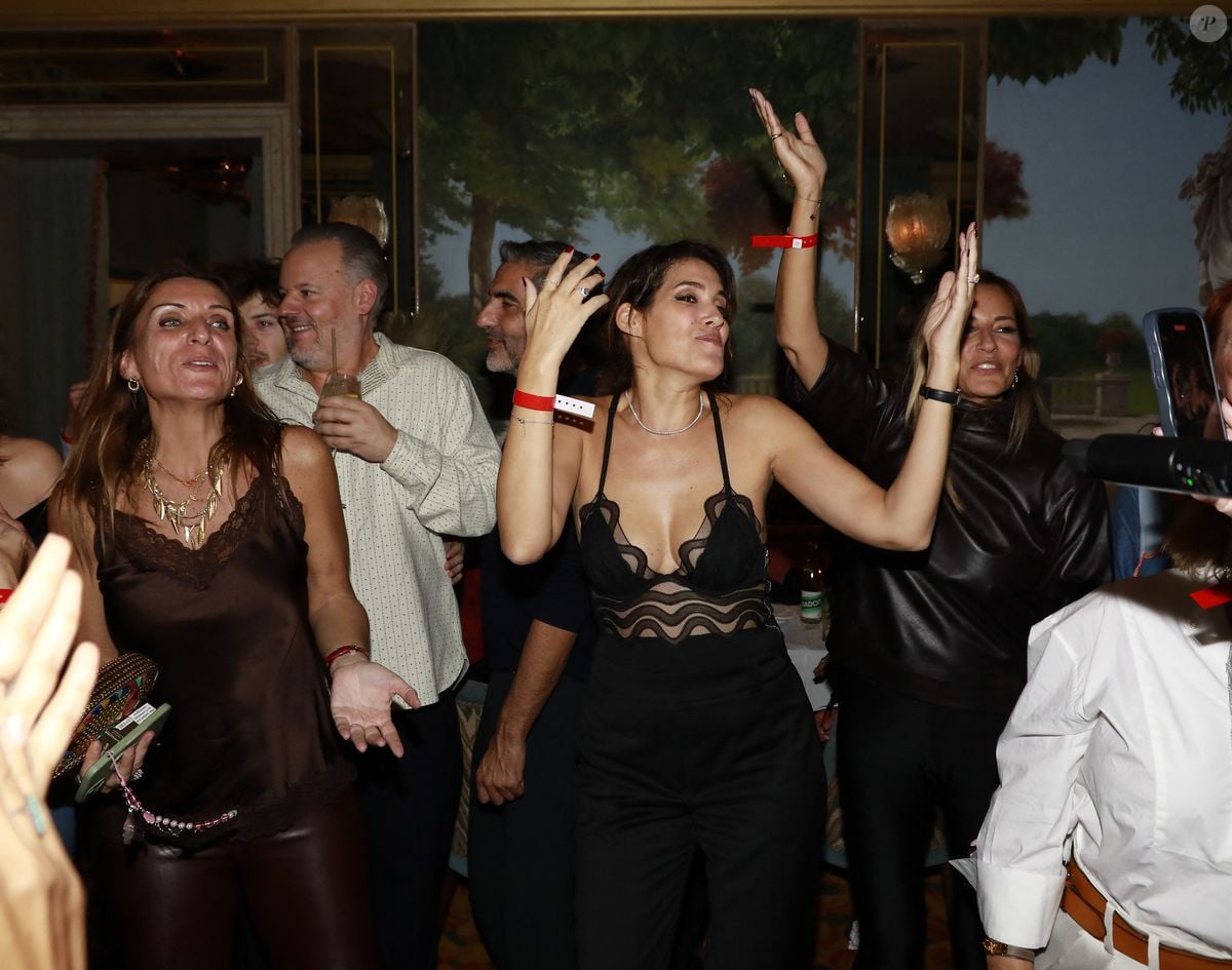 photo-exclusif-laurie-cholewa-aux-jardins-du-presbourg-paris-le
