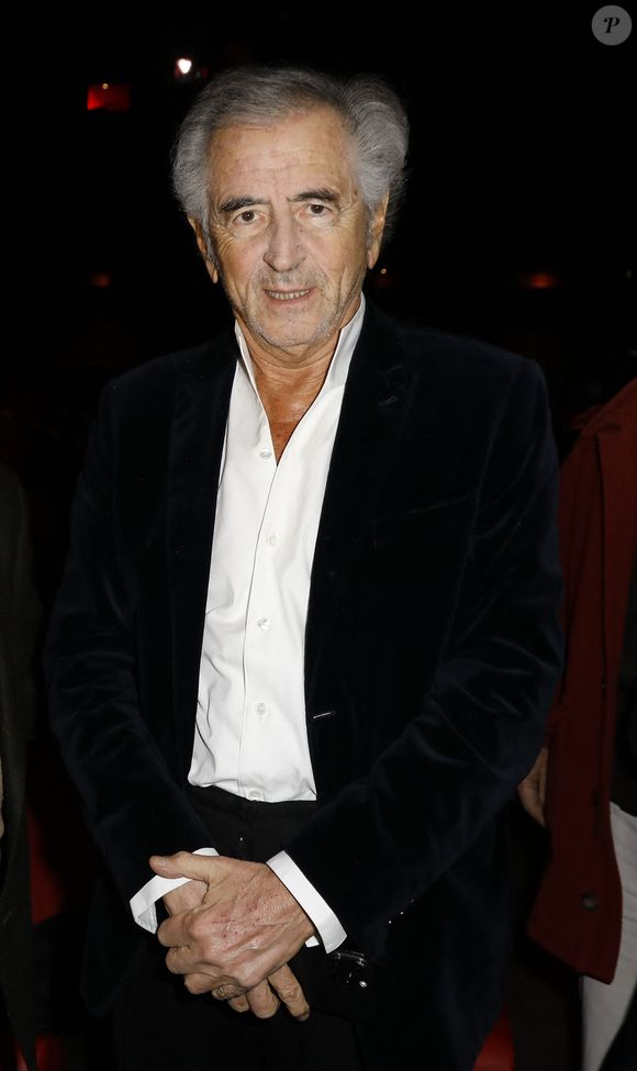soulève de nombreuses interrogations et a entraîné une vague d'indignation d'écrivains au sein de la maison d'édition.

Bernard-Henri Lévy (BHL) - Fête amicale pour les 90 ans de Marek Halter au Publicis Champs-Elysees à Paris le 27 janvier 2026. © Marc Ausset-Lacroix/Bestimage