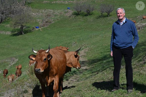 C'est via l'ancien Premier Ministre Michel Barnier que la rencontre a pu se faire...

L'ancien négociateur en chef de l'UE pour le Brexit, Michel Barnier, visite la ferme du jeune agriculteur Adrien Leger à Feissons-sur-Salins, en Savoie, en France, le 24 avril 2021. Photo par Elodie Gregoire/ABACAPRESS.COM