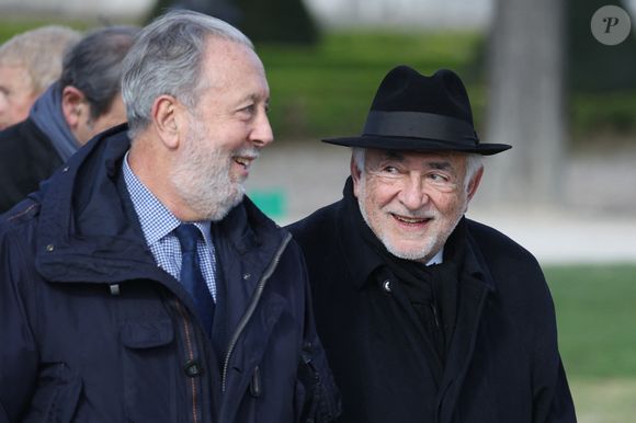 Chacun a suivi la cérémonie de son côté, dans une atmosphère empreinte de sobriété. 

Dominique Strauss-Kahn (DSK) - Hommage national rendu à l'ancien Premier ministre français Lionel Jospin à l'Hôtel des Invalides à Paris le 26 mars 2026. Dominique Jacovides/Bestimage