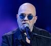 Il explique être aujourd’hui beaucoup plus heureux loin de Paris, où il ne souhaite plus vivre au quotidien.

Pascal Obispo pour les surprises lors de l'enregistrement de l'émission "La Boîte à secrets", présentée par F.Bollaert et diffusée le 2 janvier 2026 sur France 3, dans les studios du Lendit à Saint-Denis, France, le 1er décembre 2025. © Cyril Moreau/Bestimage