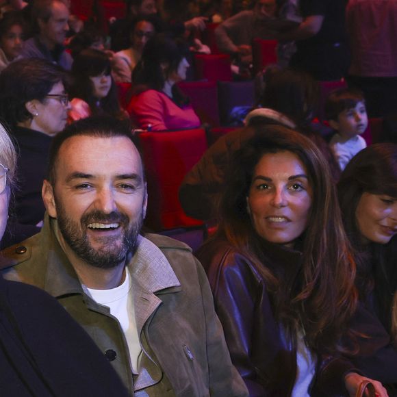 Cyril Lignac et sa compagne Deborah ont assisté avec joie au concert de leur idole.

Exclusif - Cyril Lignac et sa compagne Déborah - Célébrités lors du concert "Cinquante Ans d'Amour" de Chantal Goya au palais des Congès à Paris, France. Deux représentations à guichet fermé. © Jack Tribeca/Bestimage