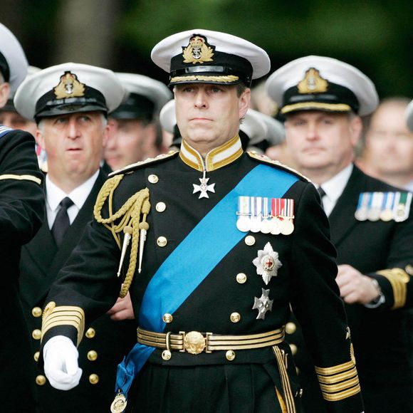 Le prince Andrew, empêtré dans des scandales, renonce à son titre royal et ses honneurs. Photo par PA Photo/ Bestimage