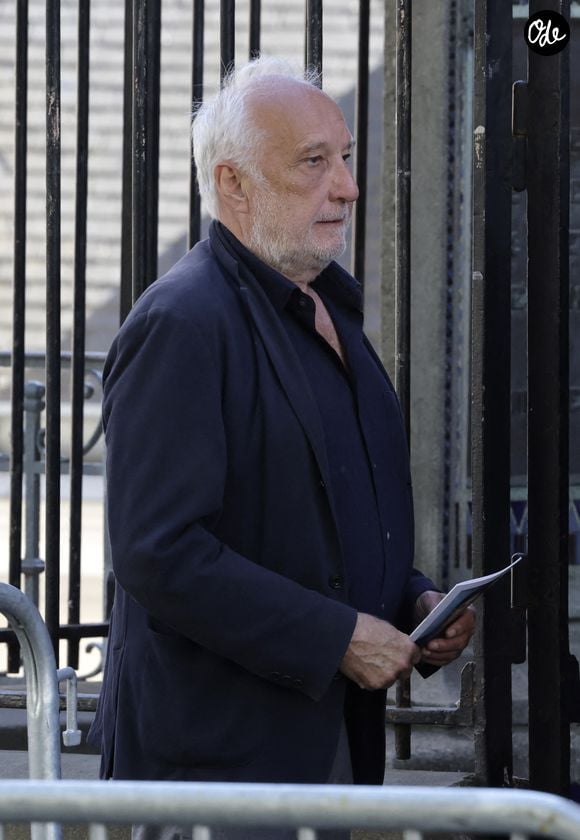 Il s'est confié sur le sujet auprès de la radio bel RTL. 

François Berléand - Sortie des obsèques de Nadia Farès en l'église Saint-Jean-de-Montmartre à Paris, le 24 avril 2026. Dominique Jacovides - Olivier Borde / Bestimage