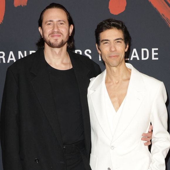 Bastien Bouillon et Tahar Rahim lors de l'avant-première du film "Monsieur Aznavour"  au cinéma Le Grand Rex à Paris le 22 octobre 2024.

© Coadic Guirec / Bestimage