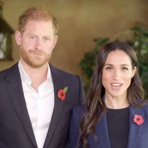 Grand changement pour le prince Harry et Meghan Markle

Les membres de la famille royale britannique auto-exilés, le prince Harry et Meghan Markle (duc et duchesse de Sussex), sont apparus ensemble pour la première fois en trois mois dans une nouvelle vidéo.
Crédit : JLPPA / Bestimage
