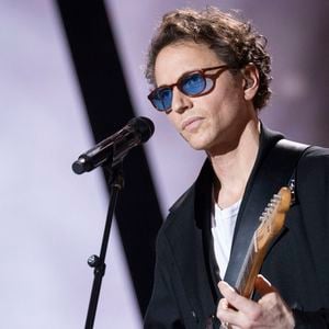 Le chanteur Raphaël sur la scène des 39èmes Victoires de la Musique à la Seine Musicale à Paris. Le 7 février 2024
© Cyril Moreau / Bestimage