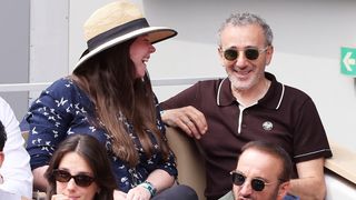 Elie Semoun à Roland-Garros avec sa compagne enceinte : la naissance se rapproche !