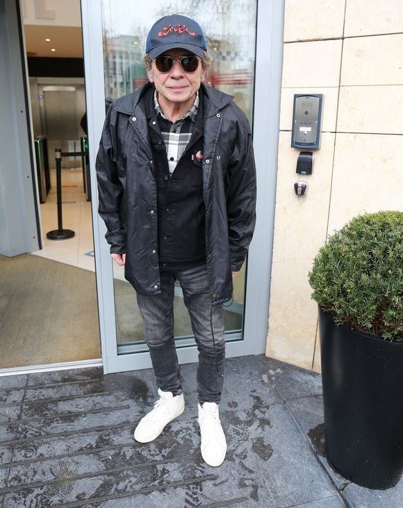Exclusif - Philippe Manoeuvre quitte les studios de la radio RTL à Paris le 20 janvier 2021.
© Panoramic / Bestimage