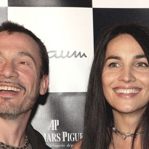 Le chanteur français Florent Pagny et sa femme Azucena assistent au Festival de l'automobile au Grand Palais à Paris, France, le 17 janvier 2006. Photo par Laurent Zabulon/ABACAPRESS.COM.