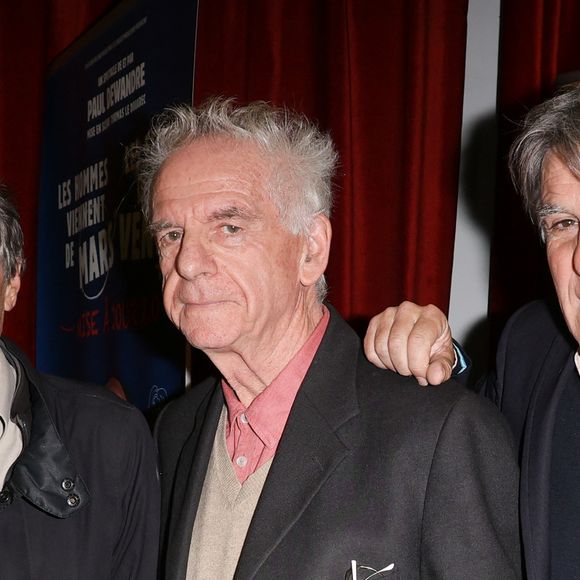 D'autres célébrités étaient présentes à leurs côtés ce jour-là

Antoine de Maximy, Jacques Jakubowicz dit Jacky  et Tex - Générale de la comédie musicale "Victor Lustig, l’homme qui vendit la Tour Eiffel" au théâtre Bobino à Paris le 22 octobre 2025. © Coadic Guirec/Bestimage