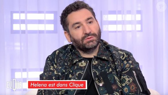 Mouloud Achour sur le plateau de "Clique" ce mercredi 23 avril 2025 face à Helena Bailly. (Capture d'écran).