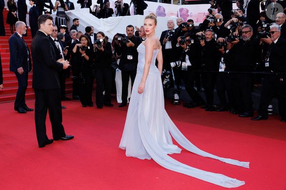 Colin Jost et sa femme Scarlett Johansson - Montée des marches du film « Vie privée » lors du 78ème Festival International du Film de Cannes, au Palais des Festivals à Cannes. Le 20 mai 2025
© Jacovides-Moreau / Bestimage