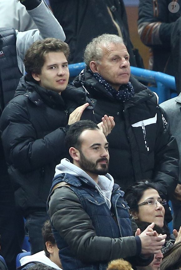 Patrick Poivre D'Arvor et son fils Francois à la finale de la Coupe de la Ligue entre le Psg et Bastia au Stade de France à Saint-Denis le 11 avril 2015. © Cyril Moreau Bestimage
