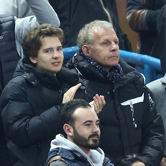 Patrick Poivre D'Arvor et son fils Francois à la finale de la Coupe de la Ligue entre le Psg et Bastia au Stade de France à Saint-Denis le 11 avril 2015. © Cyril Moreau Bestimage