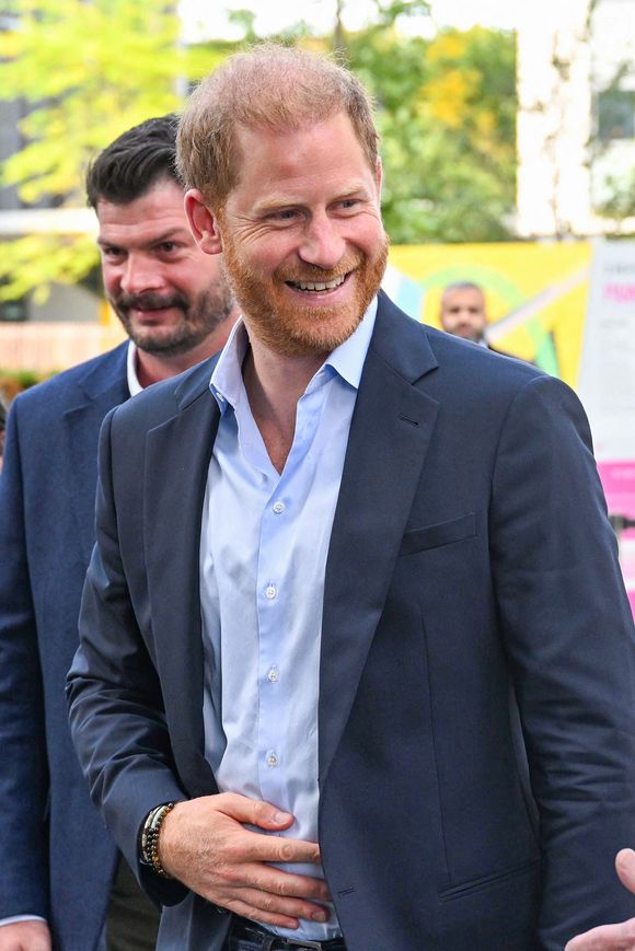 Le prince Harry, duc de Sussex, visite le centre d'études sur les blessures causées par les explosions de l'Imperial College London, à Londres, au Royaume-Uni, le 10 septembre 2025. © Hussein Zak/Splash News/ABACA