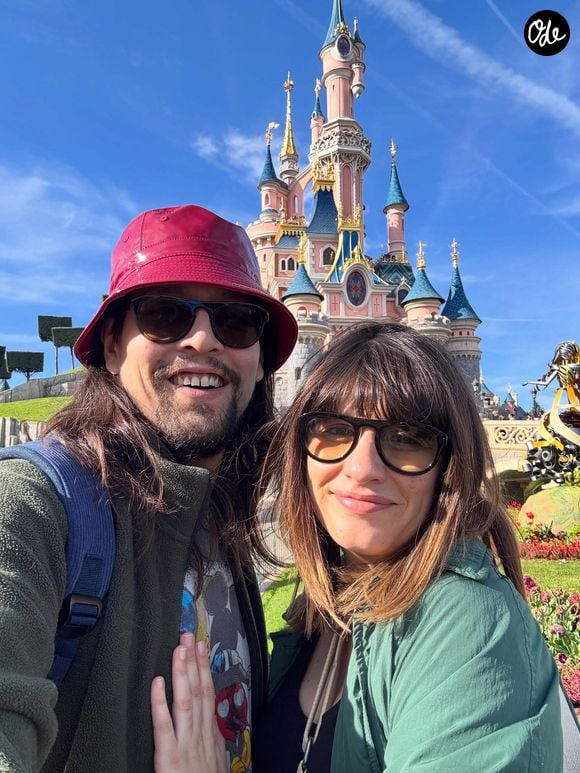Aurélie Bossu et Lulu Gainsbourg privilégient depuis toujours une grande discrétion sur leur vie privée.

Lulu Gainsbourg a partagé d'adorables images de sa compagne Aurélie. Capture d'écran Instagram