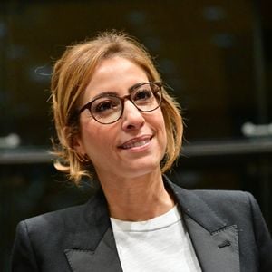 Une décision prise suite à l'annonce de la candidature de son compagnon Raphaël Glucksmann à l'élection présidentielle française de 2027

Audition de Léa Salamé par la commission d'enquète "Audiovisuel public" à l'Assemblée Nationale à Paris le 2 février 2026.
© Christian Liewig / Bestimage