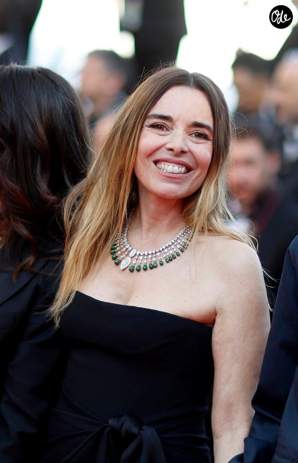 La comédienne affirme toutefois pouvoir compter sur le soutien de son époux.

Elodie Bouchez - Montée des marches du film « Histoires de la nuit » lors du 79ème Festival International du Film de Cannes, le 22 mai 2026. © Jacovides-Moreau / Bestimage