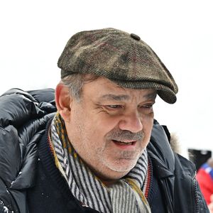 Didier Bourdon, s’est alors amusé à se mettre en scène en train de réprimander l’un de ses enfants, avant d’ajouter, rieur : "Ça ne passe pas du tout".
Didier Bourdon assiste à un photocall pour le film Alibi.com 2 lors du 26e Festival du film de comédie de l'Alpe d'Huez à l'Alpe d'Huez, France, le 17 janvier 2023. Photo by Julien Reynaud/APS-Medias/ABACAPRESS.COM