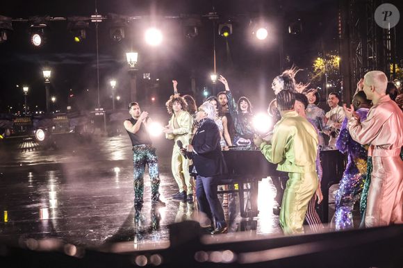 Exclusif - Gilbert Montagné lors de l'enregistrement de "La Grande Soirée du 31 de Paris", diffusée le 31 décembre sur France 2, sur la place de la Concorde à Paris, france, le 24 novembre 2025
Guebey-Tribeca/Bestimage