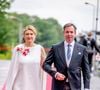 Guillaume de Luxembourg rejoint le trône.

La comtesse Stéphanie de Lannoy, future grande-duchesse de Luxembourg, et le prince Guillaume, futur grand-duc de Luxembourg, lors d'une cérémonie à la Philharmonie de Luxembourg, dans le cadre des célébrations du jour de la Fête nationale et du 25e anniversaire du règne du grand-duc Henri. Luxembourg. Photo : Dana Press / Bestimage