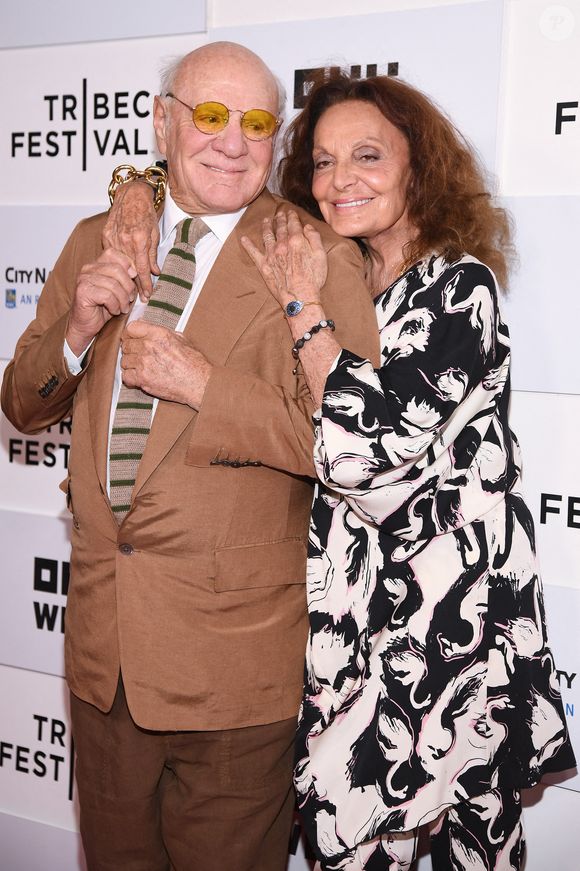 Barry Diller et Diane Von Furstenberg assistent à la première de 'Diane Von Furstenberg : Woman In Charge' lors de la soirée d'ouverture du festival de Tribeca au OKX Theatre, New York, NY, 5 juin 2024. Photo par Anthony Behar/SPUS/ABACAPRESS.COM