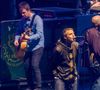 Alors que le groupe Oasis s'est reformé et est en pleine tournée, voilà que l'un des frères Gallagher vient d'être inculpé pour des crimes sexuels.
Oasis se réunit pour la première fois depuis 16 ans pour la première soirée de leur tournée à Cardiff. Noel et Liam Gallagher sont montés ensemble sur la scène du Principality Stadium pour le début de leur tournée très attendue. Les deux frères ont joué à guichets fermés en reprenant leurs tubes les uns après les autres.
©Backgrid UK/ Bestimage