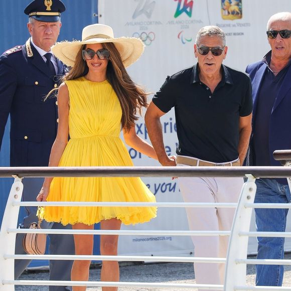 Venise, ITALIE - George Clooney et sa femme Amal arrivent à l'aéroport Marco Polo de Venise pour la 81e édition du Festival international du film de Venise.
Backgrid USA / Bestimage