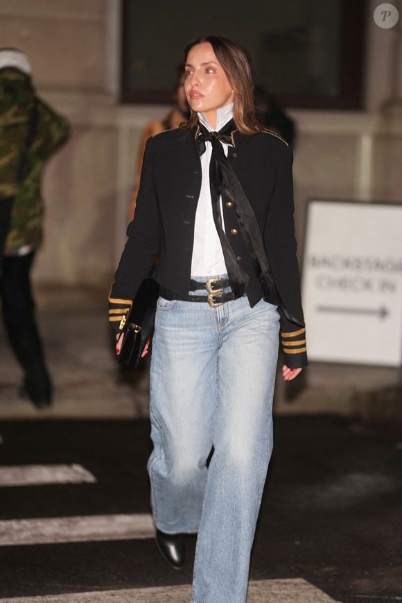 New York, NY Carla Ginola, la fille de l'ancien footballeur de Newcastle United David Ginola, a été vue à la sortie du défilé de la semaine de la mode de Ralph Lauren à Manhattan.

©BestImage