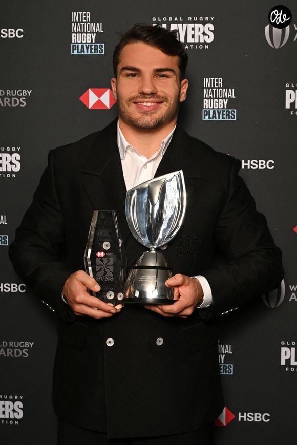 Antoine Dupont durant la cérémonie des World Rugby Awards 2024 à la salle des Etoiles à Monaco, le 24 novembre 2024.

© Bruno Bebert/Bestimage