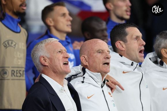 Indiquant au passage que le retour de Didier Deschamps était pour bientôt : "Il reviendra samedi ou dimanche. [...] J’ai beaucoup d’échanges avec lui, je l’ai eu il y a quelques minutes"


Didier DESCHAMPS (Sélectionneur France) et Guy STEPHAN (Entraîneur adjoint France) - Les Bleus ont remporté leur dernier match de préparation contre l'Irlande du Nord (3-1) à Lille, grâce à un triplé de M. Olise le 8 juin 2026. © Laurent Sanson/PsnewZ/Bestimage