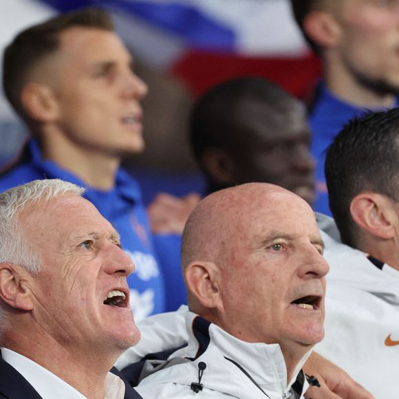 Indiquant au passage que le retour de Didier Deschamps était pour bientôt : "Il reviendra samedi ou dimanche. [...] J’ai beaucoup d’échanges avec lui, je l’ai eu il y a quelques minutes"


Didier DESCHAMPS (Sélectionneur France) et Guy STEPHAN (Entraîneur adjoint France) - Les Bleus ont remporté leur dernier match de préparation contre l'Irlande du Nord (3-1) à Lille, grâce à un triplé de M. Olise le 8 juin 2026. © Laurent Sanson/PsnewZ/Bestimage