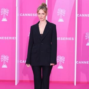 Louise Bourgoin sur le pink carpet pour la projection de la série "The Walking Dead : Dead City" saison 2 lors du festival Canneseries saison 8 au palais des festivals à Cannes le 25 avril 2025.

© Denis Guignebourg / Bestimage