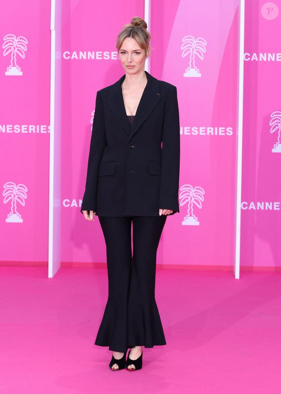 Louise Bourgoin sur le pink carpet pour la projection de la série "The Walking Dead : Dead City" saison 2 lors du festival Canneseries saison 8 au palais des festivals à Cannes le 25 avril 2025.

© Denis Guignebourg / Bestimage