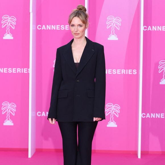 Louise Bourgoin sur le pink carpet pour la projection de la série "The Walking Dead : Dead City" saison 2 lors du festival Canneseries saison 8 au palais des festivals à Cannes le 25 avril 2025.

© Denis Guignebourg / Bestimage