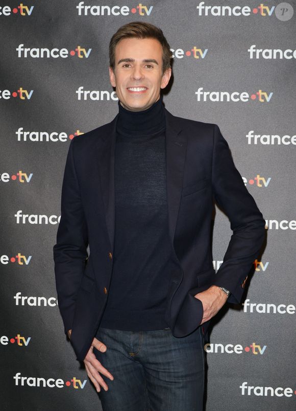 Alors qu'il remplaçait Laurent Delahousse au JT de 20 heures de France 2, il a vécu un moment peu agréable

Jean-Baptiste Marteau - Photocall à l'occasion des 40 ans de l'émission "Télématin" au siège de France Télévisions à Paris le 6 février 2025. © Coadic Guirec/Bestimage