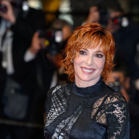 Mylène Farmer assiste à la projection du film « Dalloway » et au tapis rouge au Palais des Festivals de Cannes, en France, le 15 mai 2025, dans le cadre du 78e Festival de Cannes. 

Photo par Nicolas Genin/ABACAPRESS.COM
