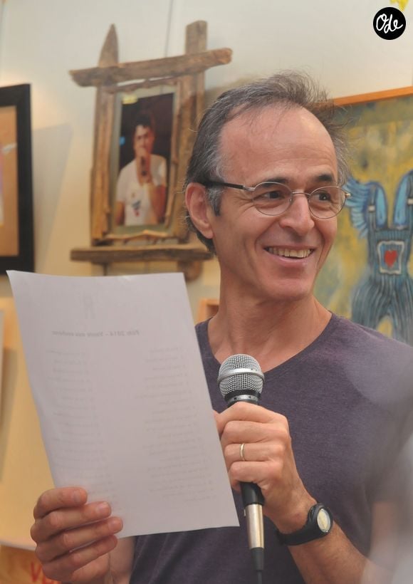 Jean-Jacques Goldman - Vente aux enchères à l'occasion du 20ème anniversaire du spectacle "Les Vendanges du Coeur" à Ouveillan, près de Narbonne (Aude) au profit des "Restos du Coeur" le 20 juillet 2014. 
ROBERT FAGES / BESTIMAGE