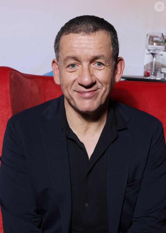 "J’ai fait un peu une connerie au début, j’emmenais mes enfants partout sur les tournages. Mais tu les empêches de construire leur vie sociale", a finalement conclu le cinéaste

Exclusif - Dany Boon lors de la présentation de son film "Regarde" au Festival du Cinéma Francais et de la gastronomie d'Aix-les-Bains, France, le 3 juin 2025. © Denis Guignebourg/Bestimage