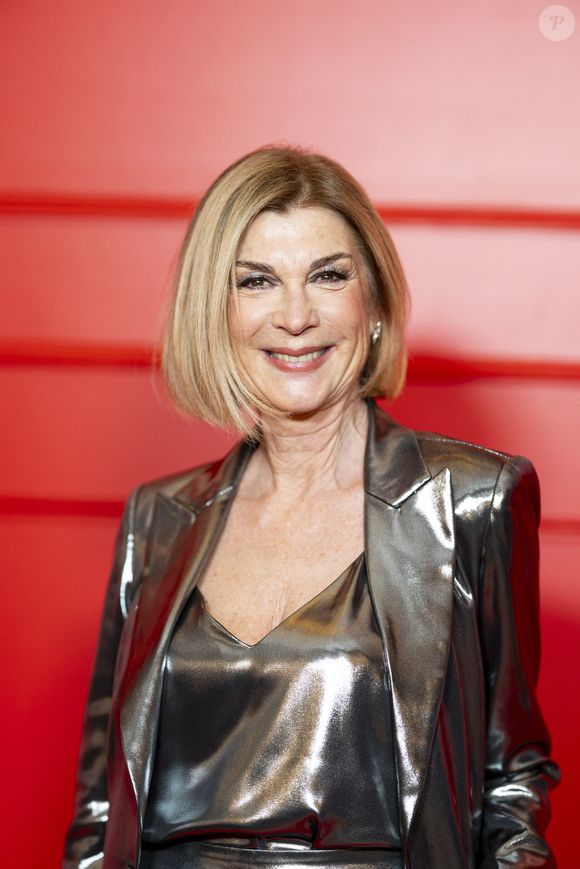 Michèle Laroque lors de la première de la série "Emily in Paris" saison 5 au Grand Rex à Paris, le 15 décembre 2025.

Photo : Pierre Perusseau / Bestimage