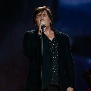 Thomas Dutronc - Enregistrement de l'émission "Eternel Aznavour, le concert événement", diffusée le 18 octobre 2024 sur France 3
© Christophe Clovis-Cyril Moreau / Bestimage

Éternel Aznavour : le concert événement
Vendredi 18 octobre à 21.05 sur France 3 et sur france.tv
Logo de la plateforme france.tv
Logo France 3

Pour célébrer le centenaire de la naissance de l'une des plus grandes légendes de la chanson française et à l'occasion de la sortie du film Monsieur Aznavour, nous vous invitons à une soirée exceptionnelle autour de ses plus belles chansons.

Les plus grands artistes de la scène française lui rendent hommage au cours de cette soirée musicale. Entourés d’un orchestre composé de 22 musiciens, ils se succéderont pour interpréter ses plus grands succès, et témoigner de l’histoire d’amour qui les lie avec Charles Aznavour.

De "La Bohème" à "Emmenez-moi", en passant par "Hier encore" et "Je m’voyais déjà", chaque performance sera un hommage vibrant à l'homme qui a marqué des générations par ses textes profonds et sa voix inoubliable. Ce sera également l’occasion d’en apprendre plus sur cet homme pudique à travers des images d’archives rares issues de la collection privée de Charles Aznavour qui viendront ponctuer ce show.   

Ne manquez pas cette soirée inoubliable où la musique, l’émotion et la poésie seront au rendez-vous pour célébrer l'héritage artistique de Monsieur Charles Aznavour.