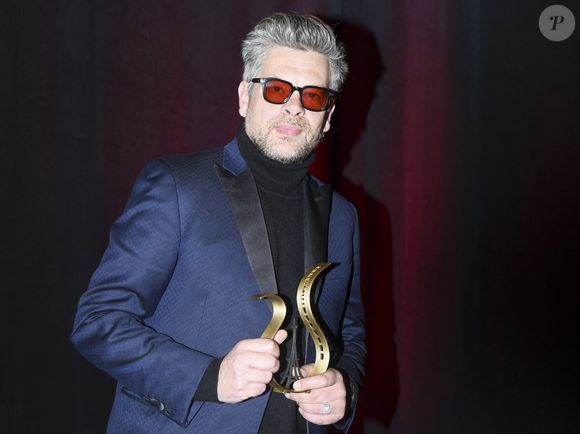 Benjamin Biolay (meilleure musique pour "Et j'aime à la fureur") - Cérémonie et Press room de la 28ème Cérémonie des Lumières de la presse internationale au Forum des Images à Paris le 16 janvier 2023.

© Pierre Perusseau / Marc Ausset Lacroix / Bestimage