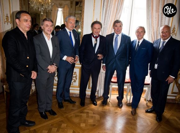 François Pirette, Salvatore Adamo, Didier Reynders, Michel Drucker, Eddy Merckx, Jacky Ickx, Eric-Emmanuel Schmitt - Michel Drucker élevé au rang de commandeur de l'Ordre de la Couronne lors d'une cérémonie qui a eu lieu au palais d'Egmont à Bruxelles le 27 juin 2014 Frederic Andrieu / Bestimage