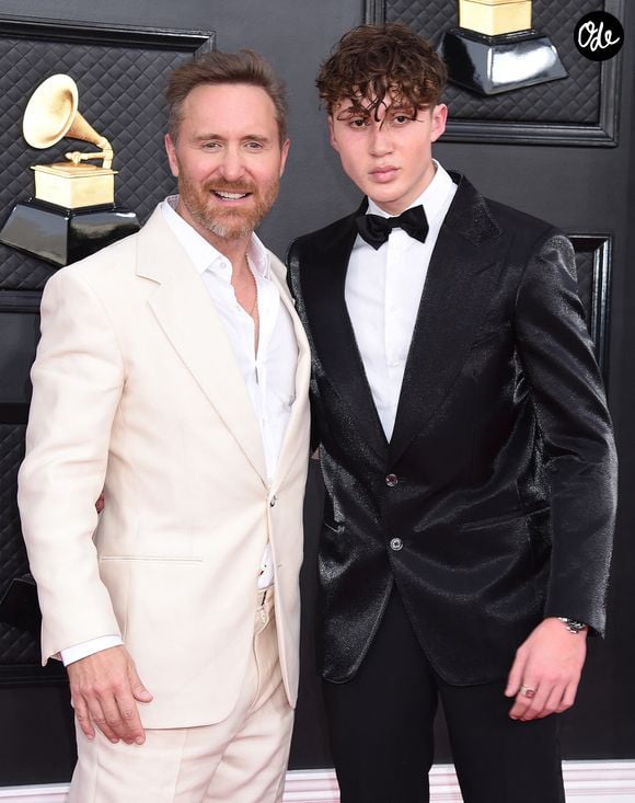 David Guetta et son fils Tim Elvis au photocall de la 64ème édition des Grammy Awards au MGM Grand Garden à Las Vegas le 3 avril 2022.

© Broadimage / Bestimage