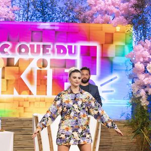 Exclusif  - Kelly Vedovelli et Cyril Hanouna pour l'enregistrement de l'émission "C que du kif!" sur C8  à Paris le 12 mai 2020. © Jack Tribeca / Bestimage