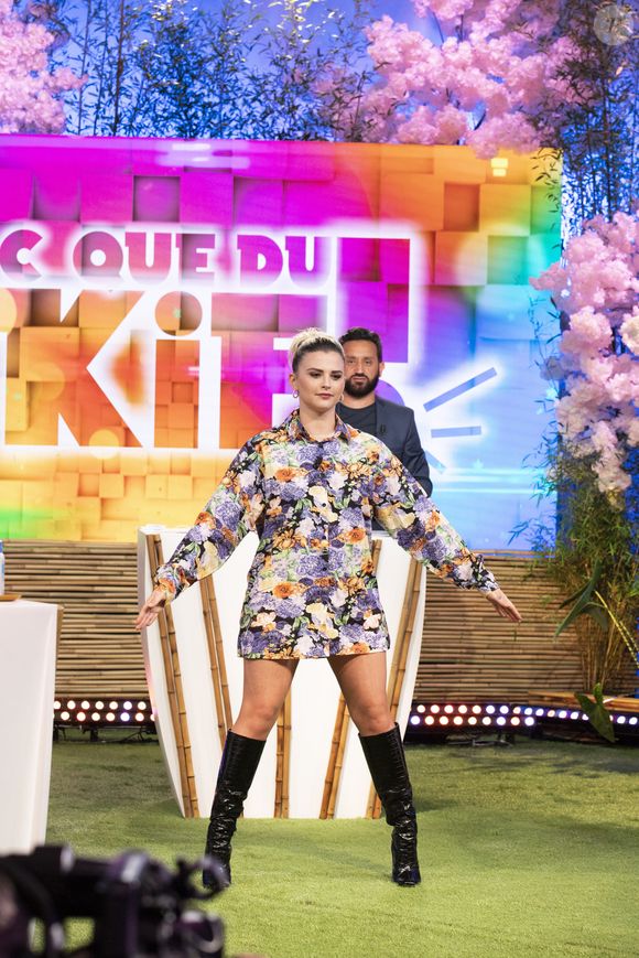 Exclusif  - Kelly Vedovelli et Cyril Hanouna pour l'enregistrement de l'émission "C que du kif!" sur C8  à Paris le 12 mai 2020. © Jack Tribeca / Bestimage