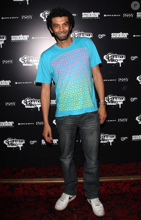 Ramzy Bedia pose lors de la soirée de lancement de 'Smoker Production' au Milliardaire à Paris, France, le 31 juin 2009. Photo by Marco Vitchi/ABACAPRESS.COM