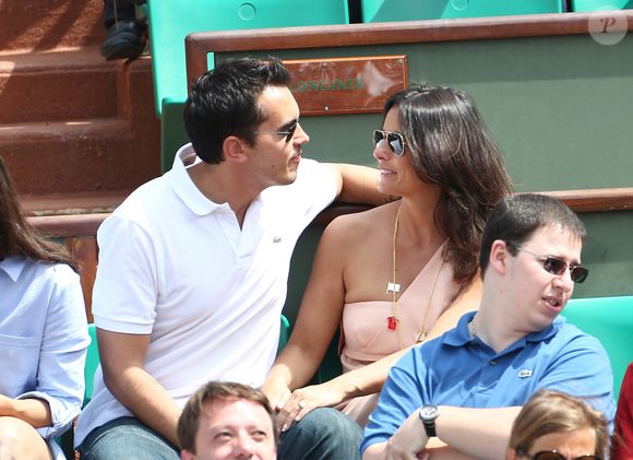 Faustine Bollaert et le père de ses enfants, Maxime Chattam, au 4e jour des internationaux de France de Roland Garros 2012.

RINDOFF-MOREAU / BESTIMAGE